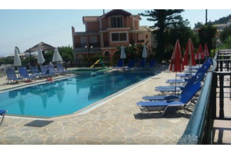 Krinas Aparthotel 자킨토스 외부 사진